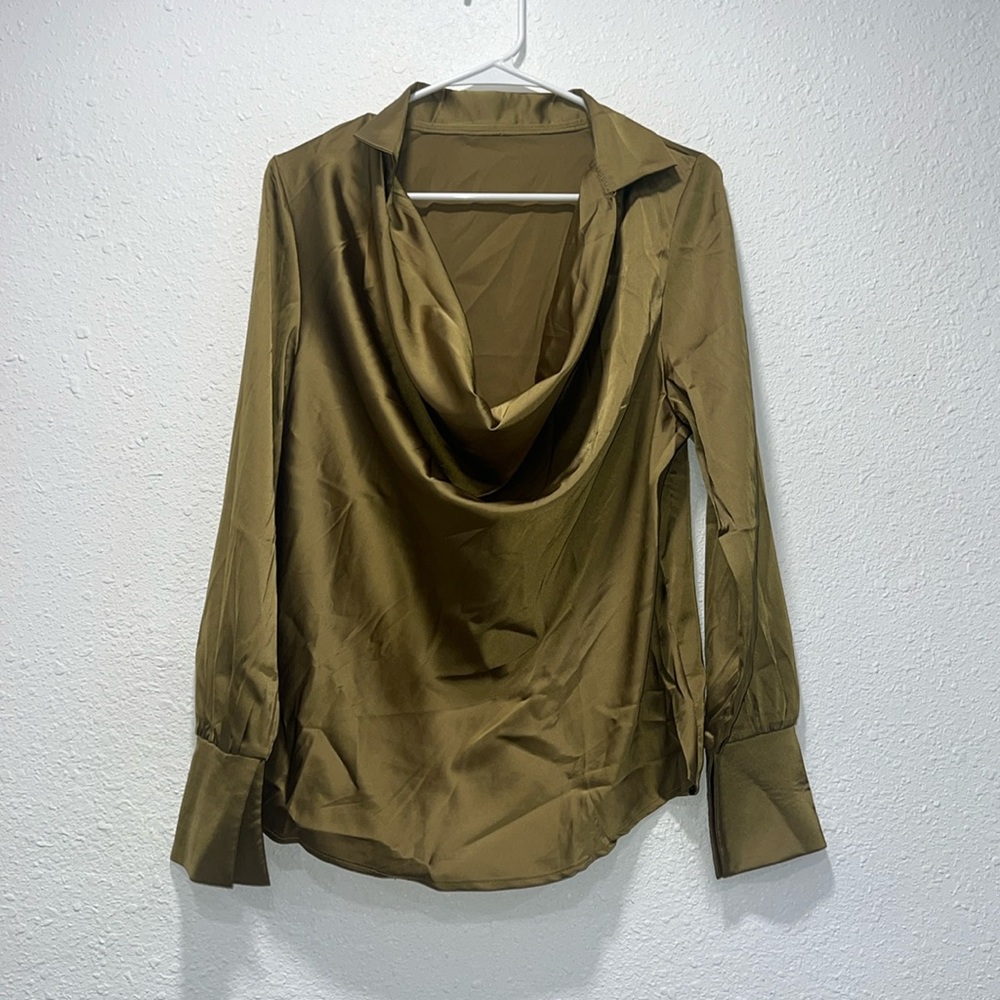 NWOT LYANER olive green women satin collar drape plunging neck long sleeve top